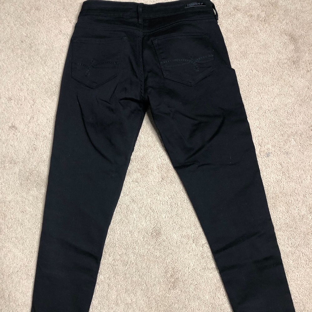 Black jagging‘s